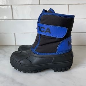 💙💙 Like new boys snow boots